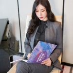 周于希粉色上衣,周于希演绎甜美粉色上衣风采